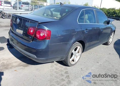 2010 Volkswagen Jetta Tdi from USA, damaged, VIN 3VWRL7AJ5AM035272